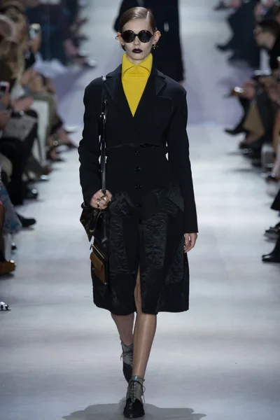 Look 5